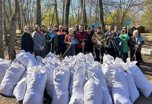 В Кингисеппе прошёл трудовой десант: общее дело — на благо родной земли