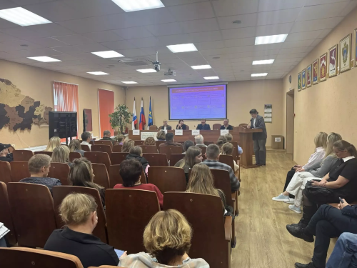 Более 40 предпринимателей Ломоносовского района обсудили меры поддержки бизнеса и возможности финансирования